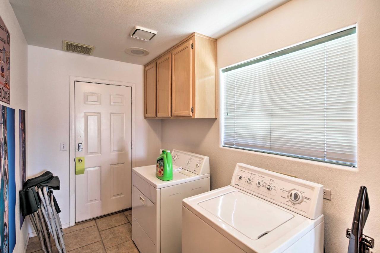 Lake Havasu Home With Rooftop Deck And Mountain Views! Lake Havasu City Luaran gambar